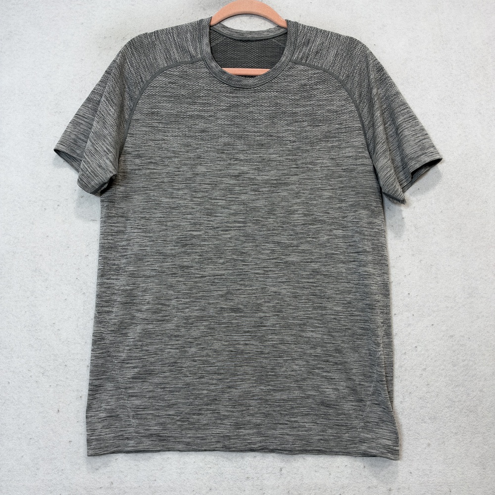 Lululemon Shirt Mens Medium Gray Short Sleeve Crewneck Athletic Top Workout